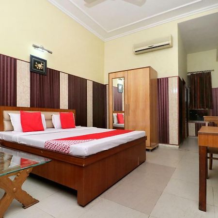 Oyo 40699 Grand Sokhi Hotel Tarn Taran Kültér fotó