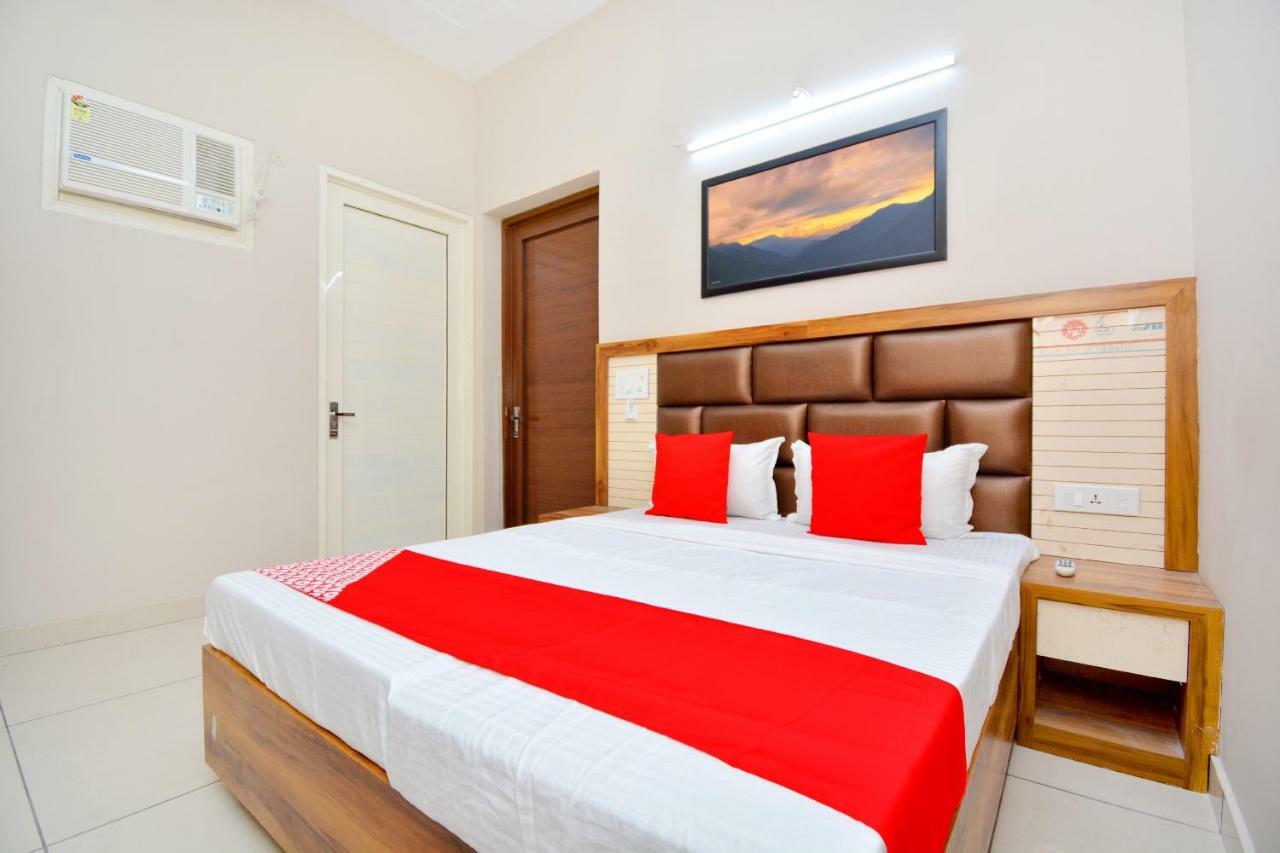 Oyo 40699 Grand Sokhi Hotel Tarn Taran Kültér fotó