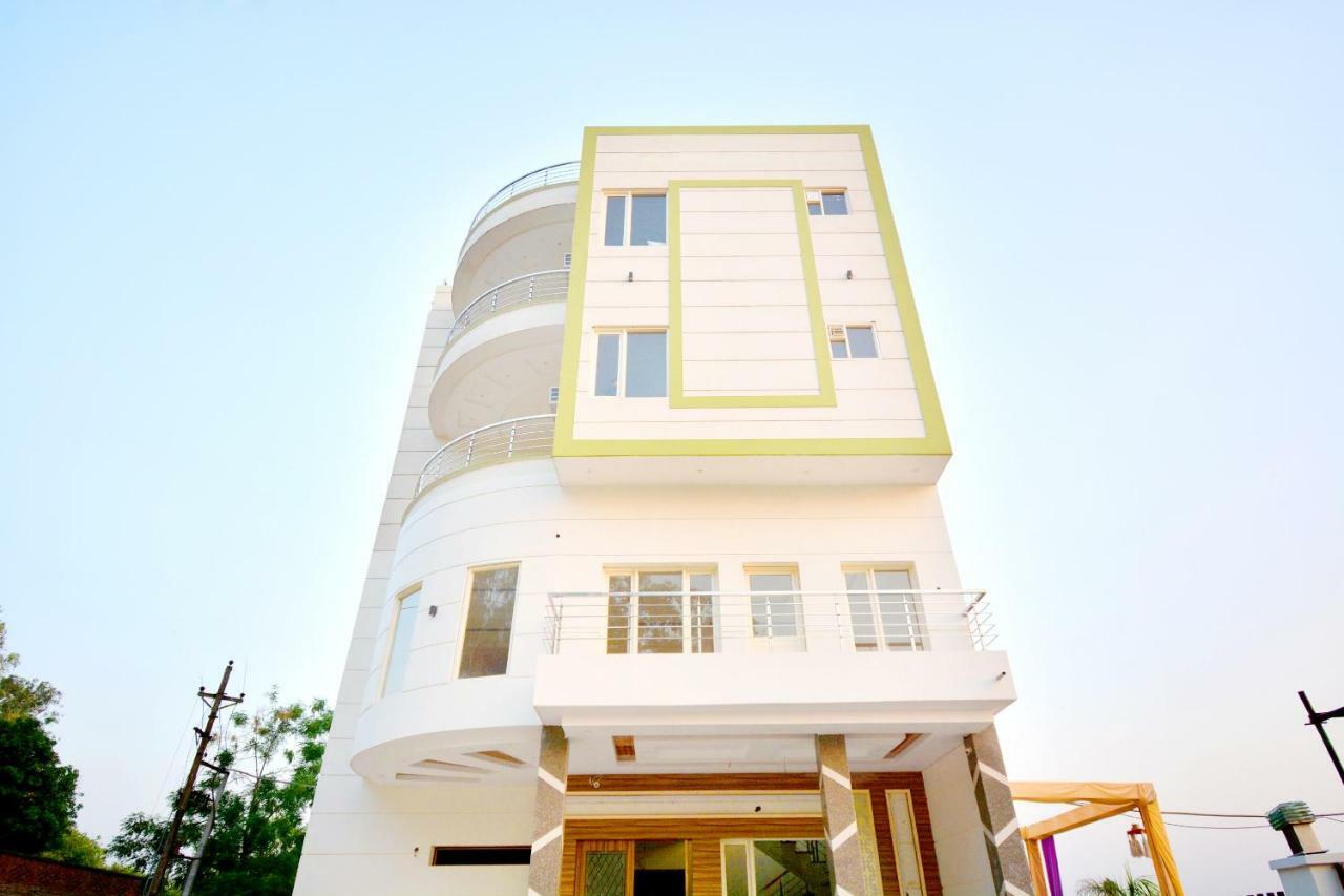 Oyo 40699 Grand Sokhi Hotel Tarn Taran Kültér fotó