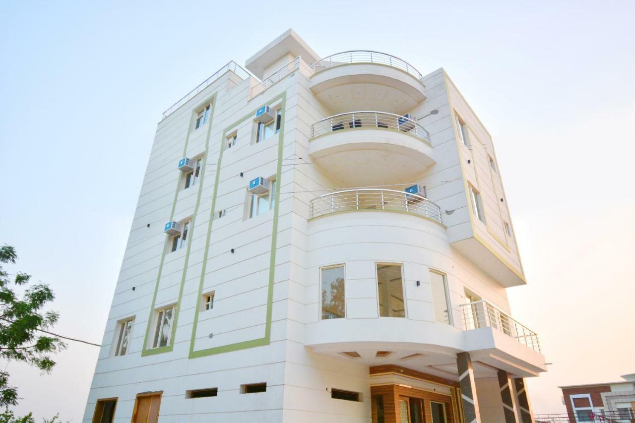 Oyo 40699 Grand Sokhi Hotel Tarn Taran Kültér fotó