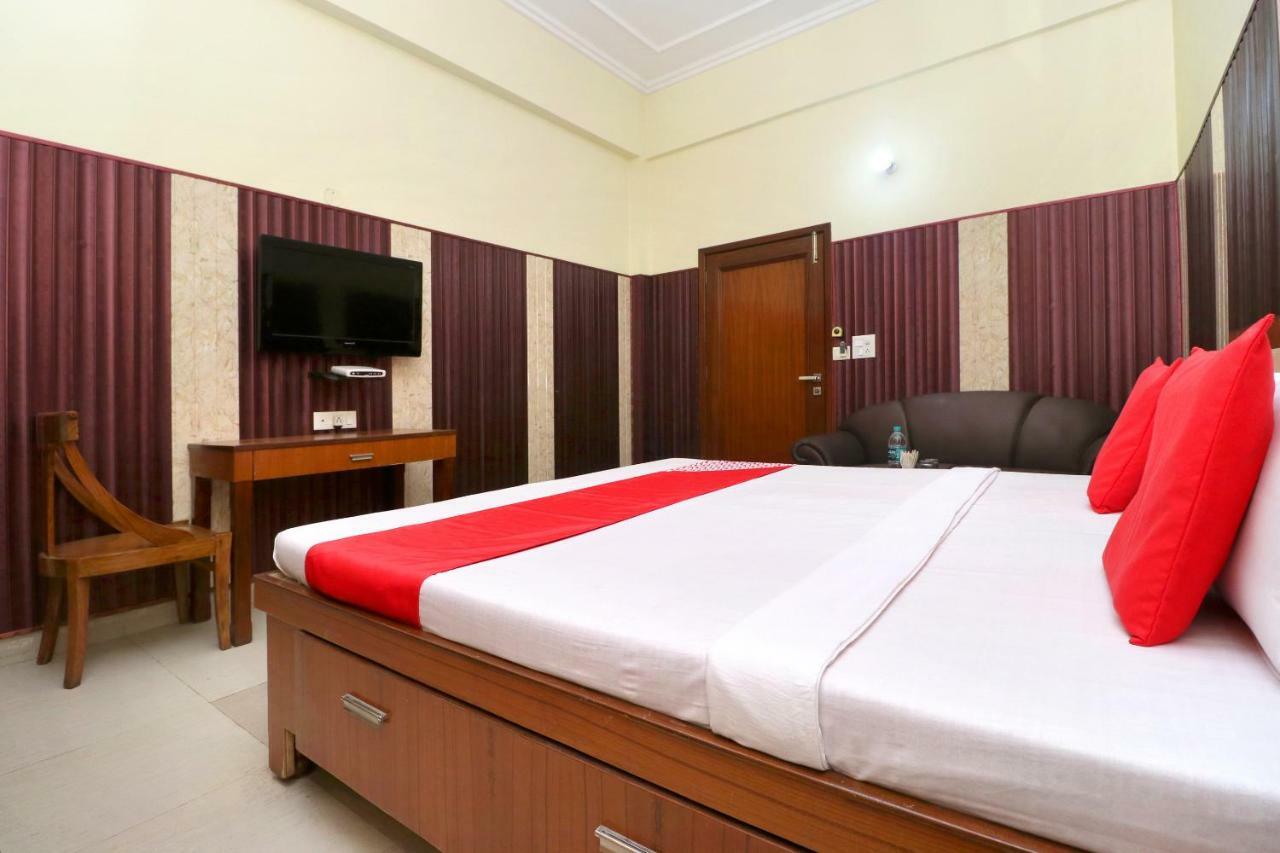 Oyo 40699 Grand Sokhi Hotel Tarn Taran Kültér fotó